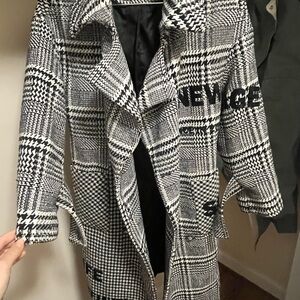 Stylish Black and White Plaid Women's Coat